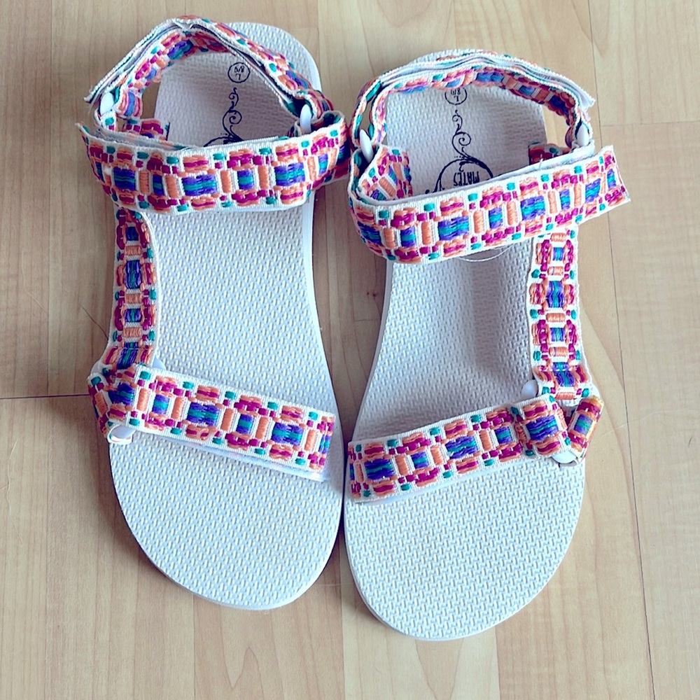 Sole Mates river sandals, Size L 8/9
